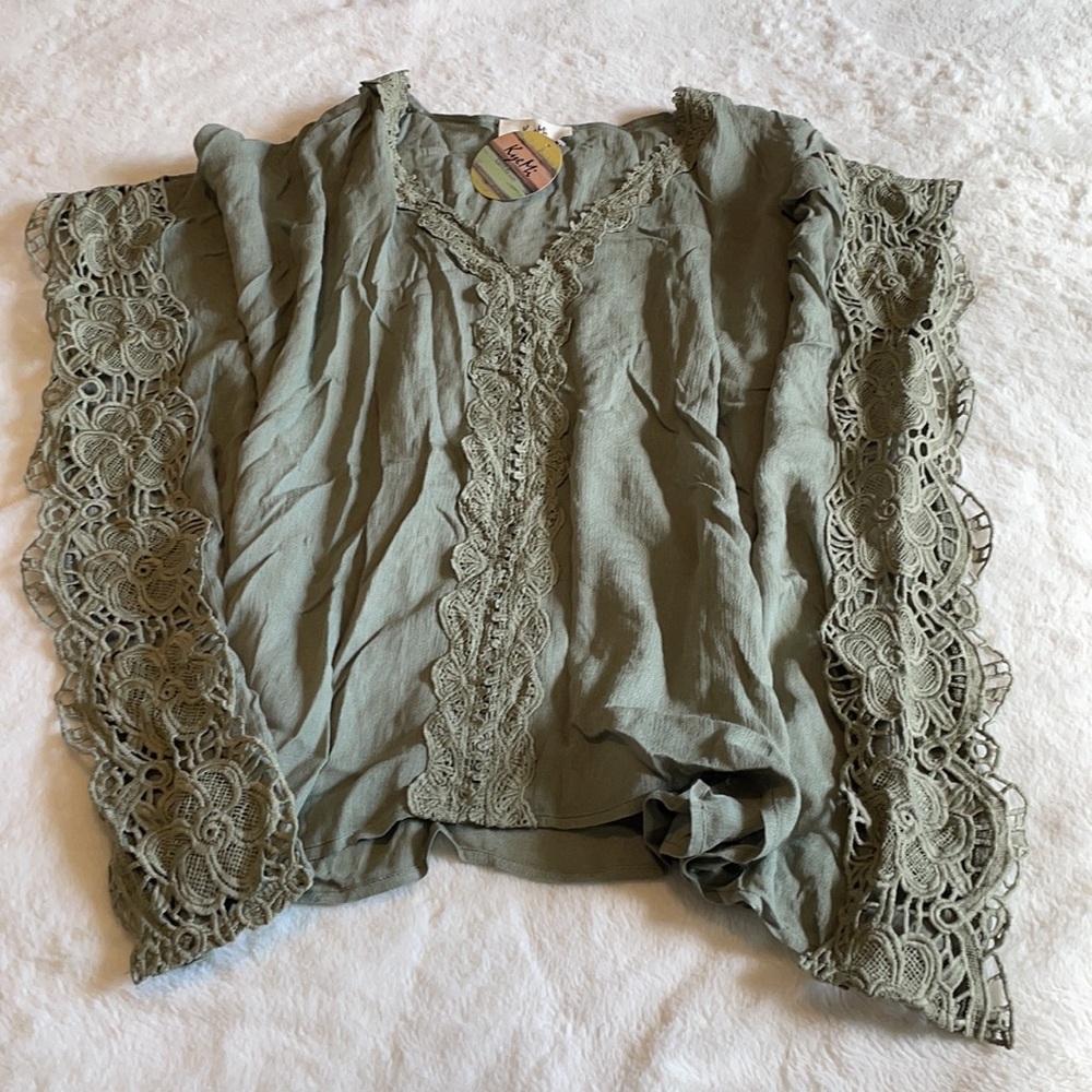 Beautiful Kye Mi Tunic with Lace